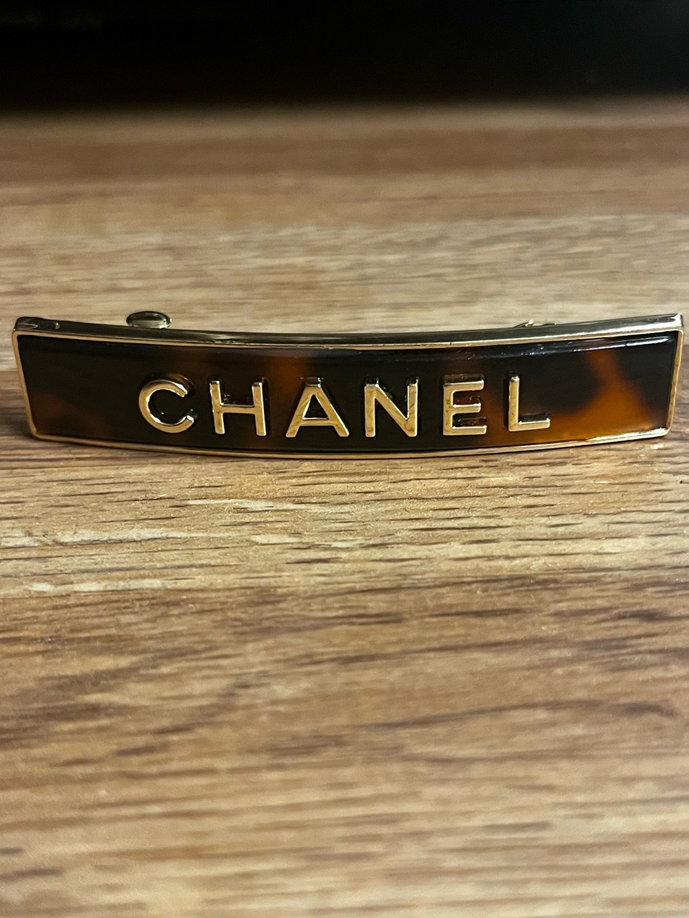 💛 ChaneI Tortoise Shell Hold Tone Spell Out Hair Clip Barrett Accessory